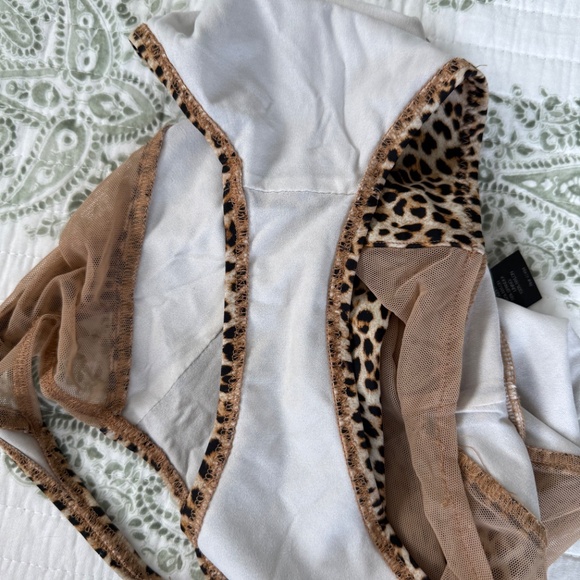 Norma Kamali One-Piece 🐆 - Picture 7 of 7